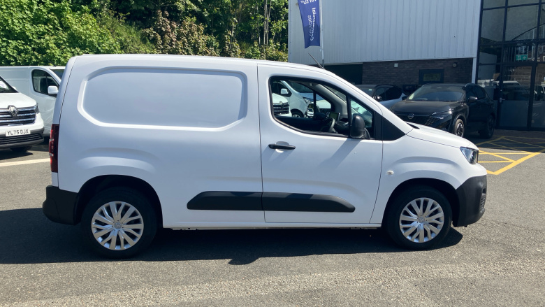 Peugeot Partner Standard Diesel 1000 1.5 BlueHDi 100 Professional Van